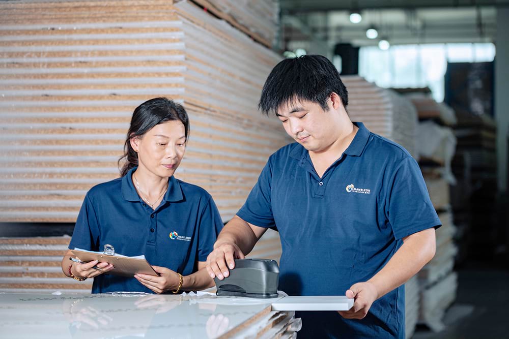 Color-stable Wood Veneer Boards